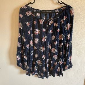 Women’s floral blouse large